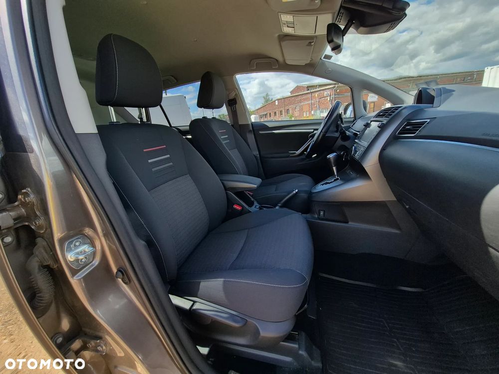 Toyota Verso 1.8 Prestige EU5 MS - 21