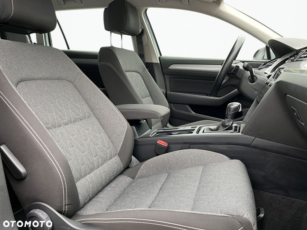 Volkswagen Passat - 23