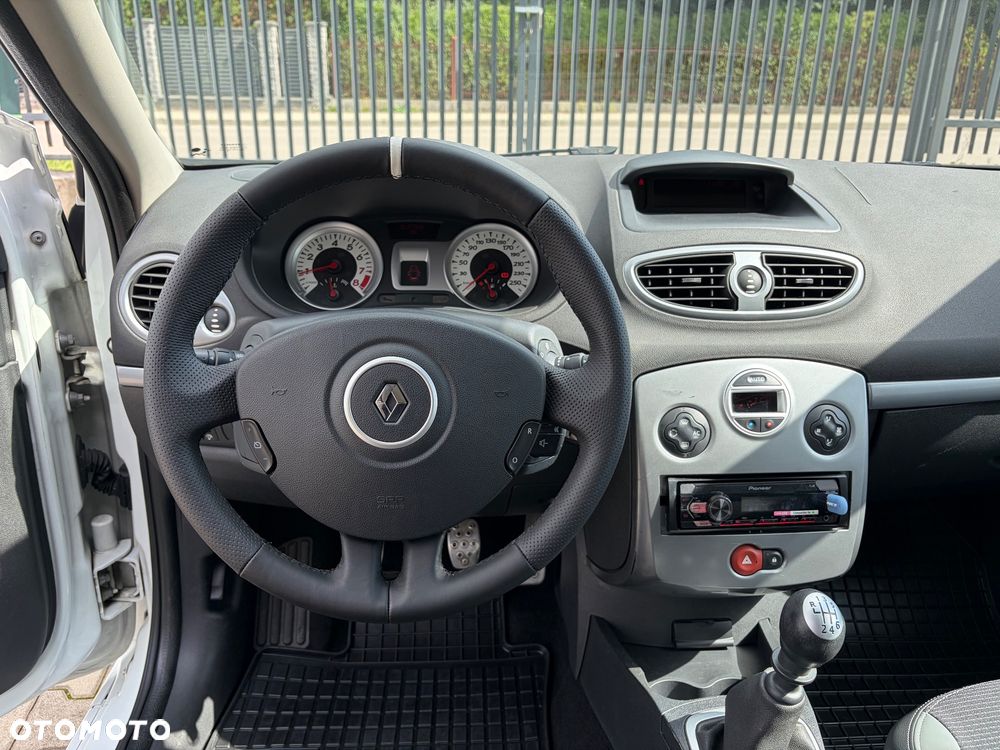 Renault Clio 1.6 16V 130 GT - 13