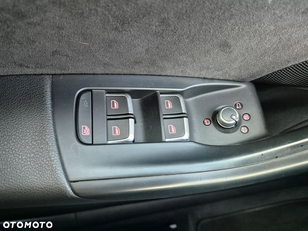 Audi RS Q3 2.5 TFSI quattro S tronic - 33