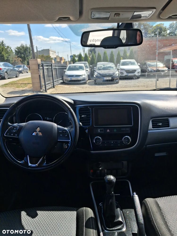 Mitsubishi Outlander - 13