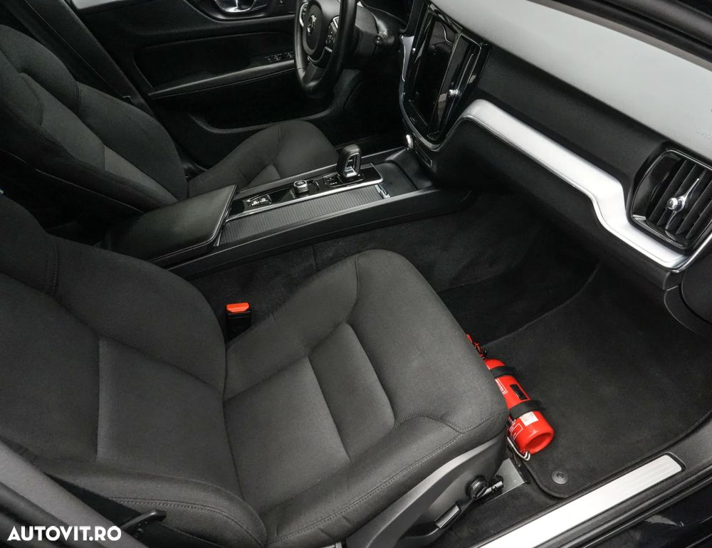 Volvo V60 B3 MHEV AT Core - 12