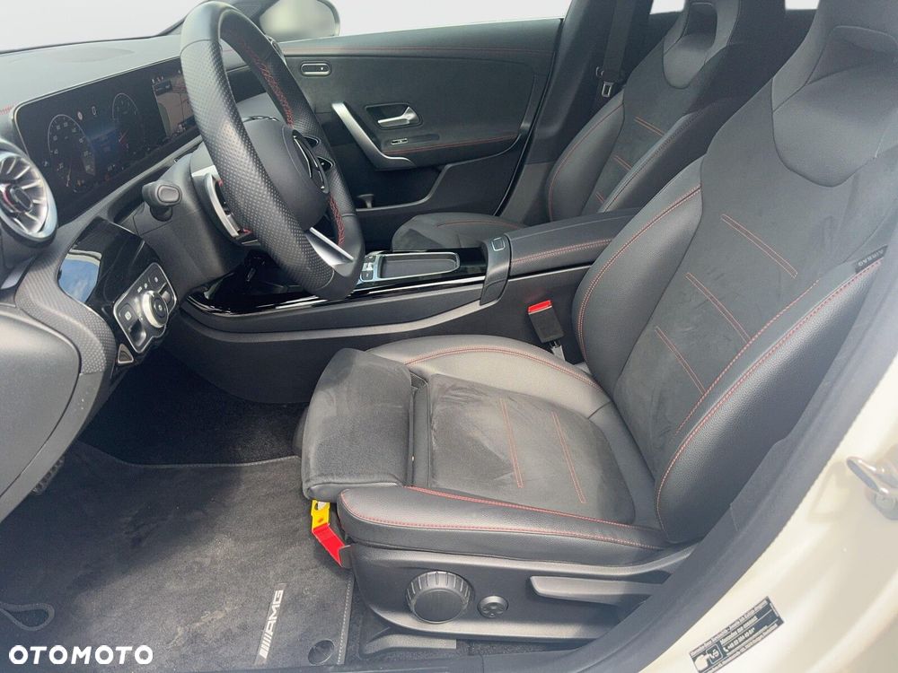 Mercedes-Benz CLA 180 mHEV AMG Line 7G-DCT - 17
