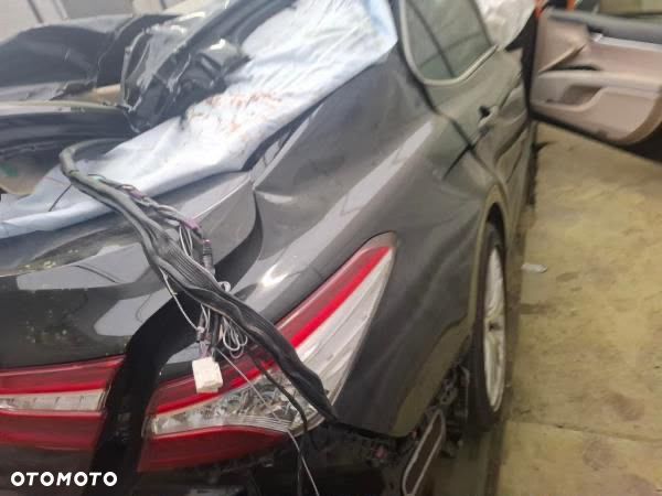 Toyota Camry 2.5 Hybrid Comfort CVT - 8
