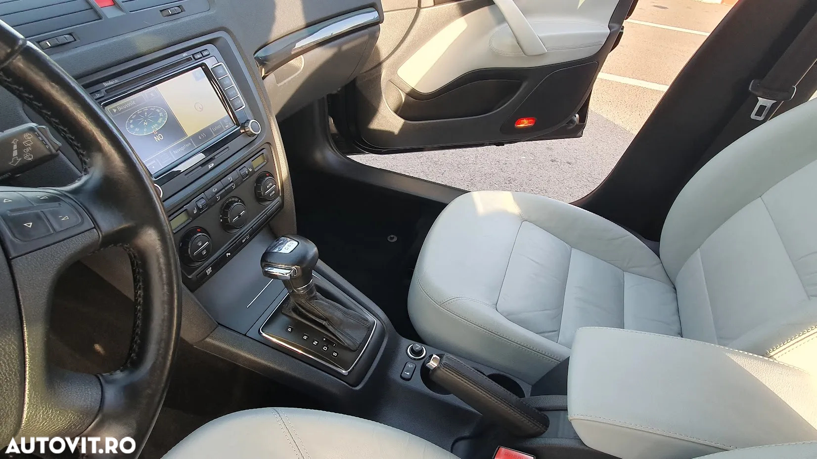 Skoda Octavia 2.0 TDI DSG Laurin & Klement - 8