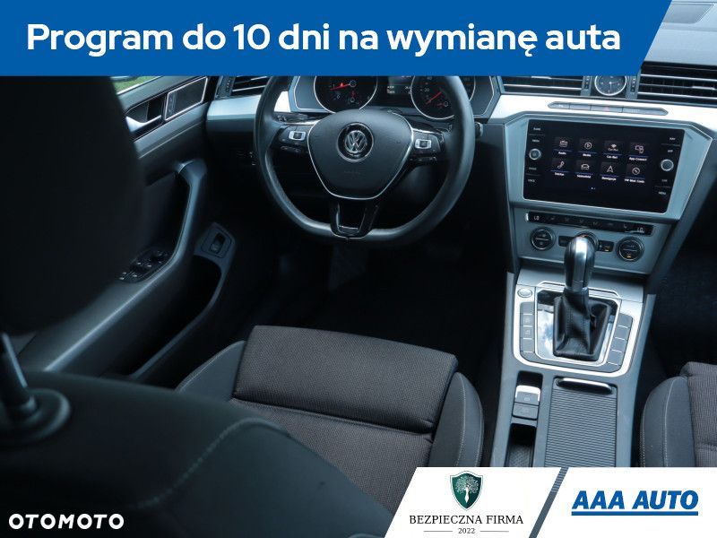 Volkswagen Passat - 9