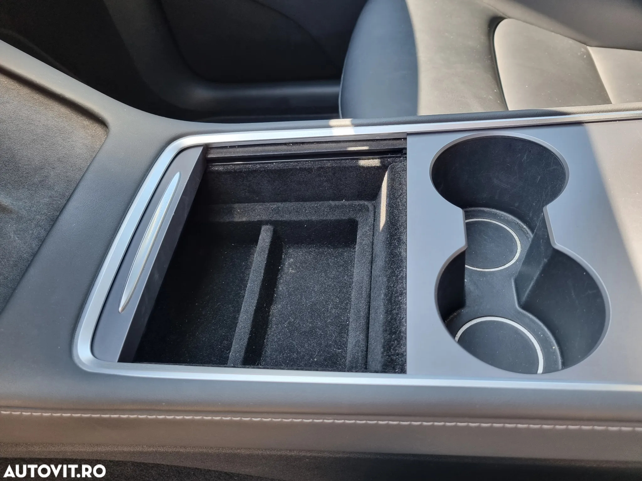 Tesla Model Y Long Range Dual Motor AWD - 10