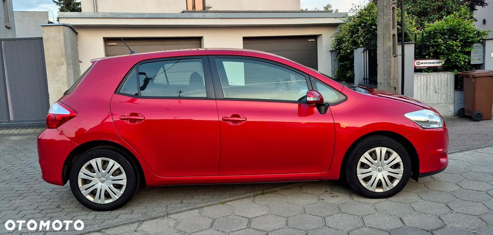 Toyota Avensis - 5