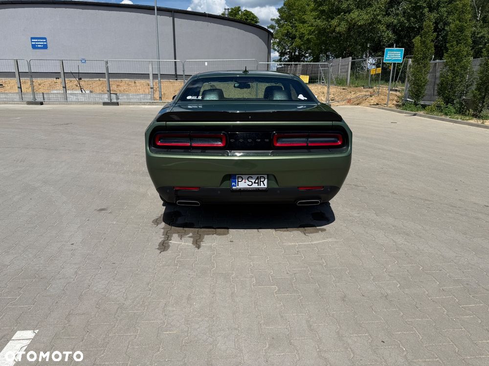 Dodge Challenger - 5