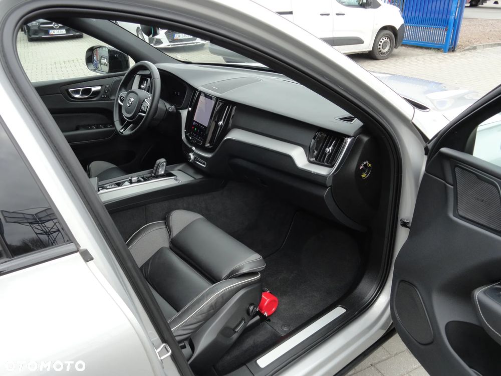 Volvo XC 60 B4 D Geartronic RDesign - 9