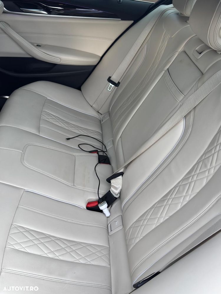 BMW Seria 5 530d xDrive AT - 18