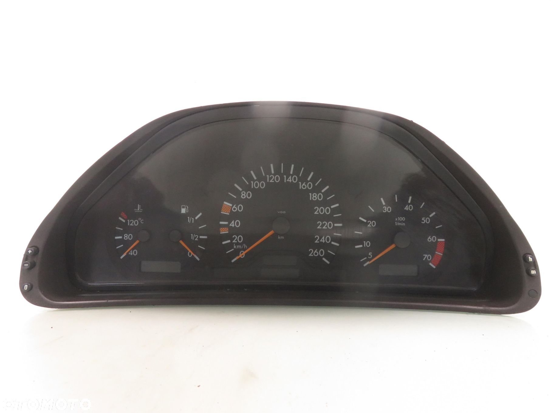 LICZNIK MERCEDES W210 E 200 2105404648 - 1