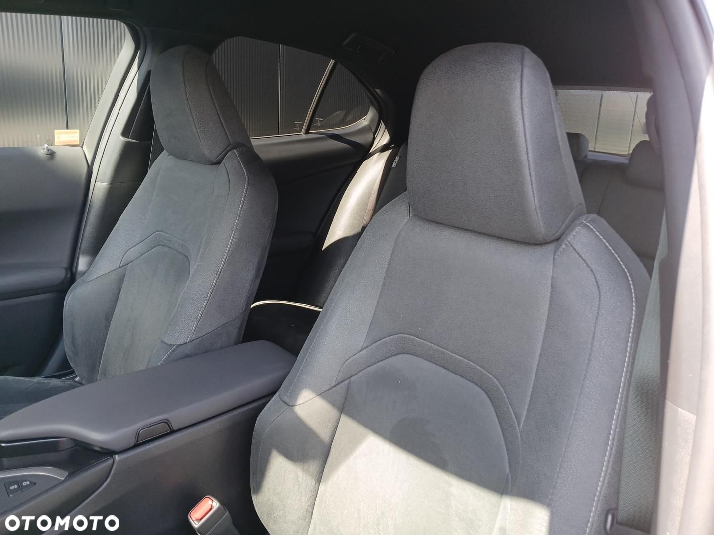 Lexus UX - 21