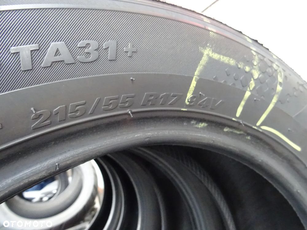 215/55/R17 94V Kumho SOLUS TA31+ - 11