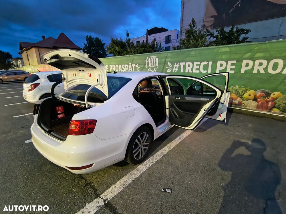 Volkswagen Jetta 1.4 TSI Highline - 23