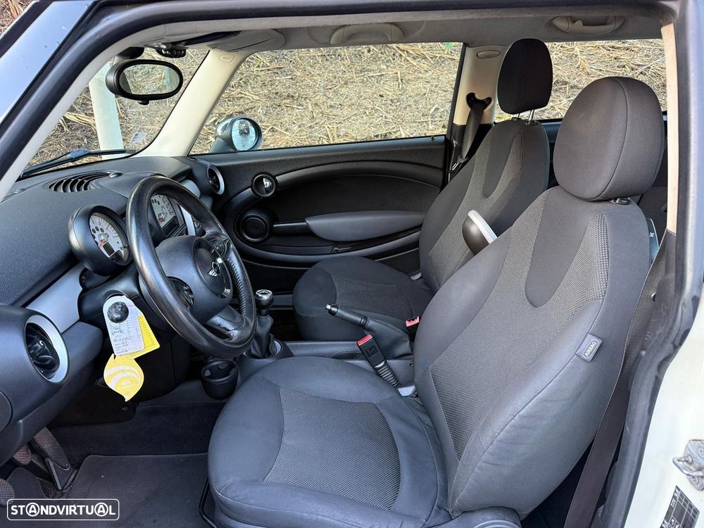 MINI 3 Portas Cooper D - 9