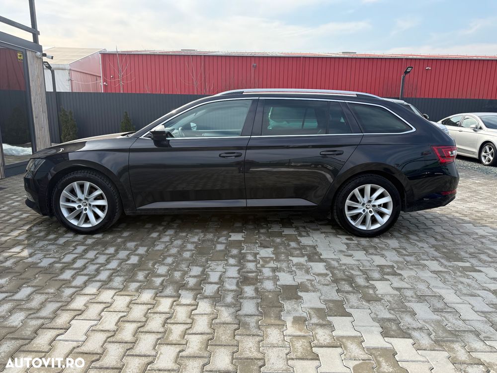 Skoda Superb 2.0 TDI DSG Active - 7