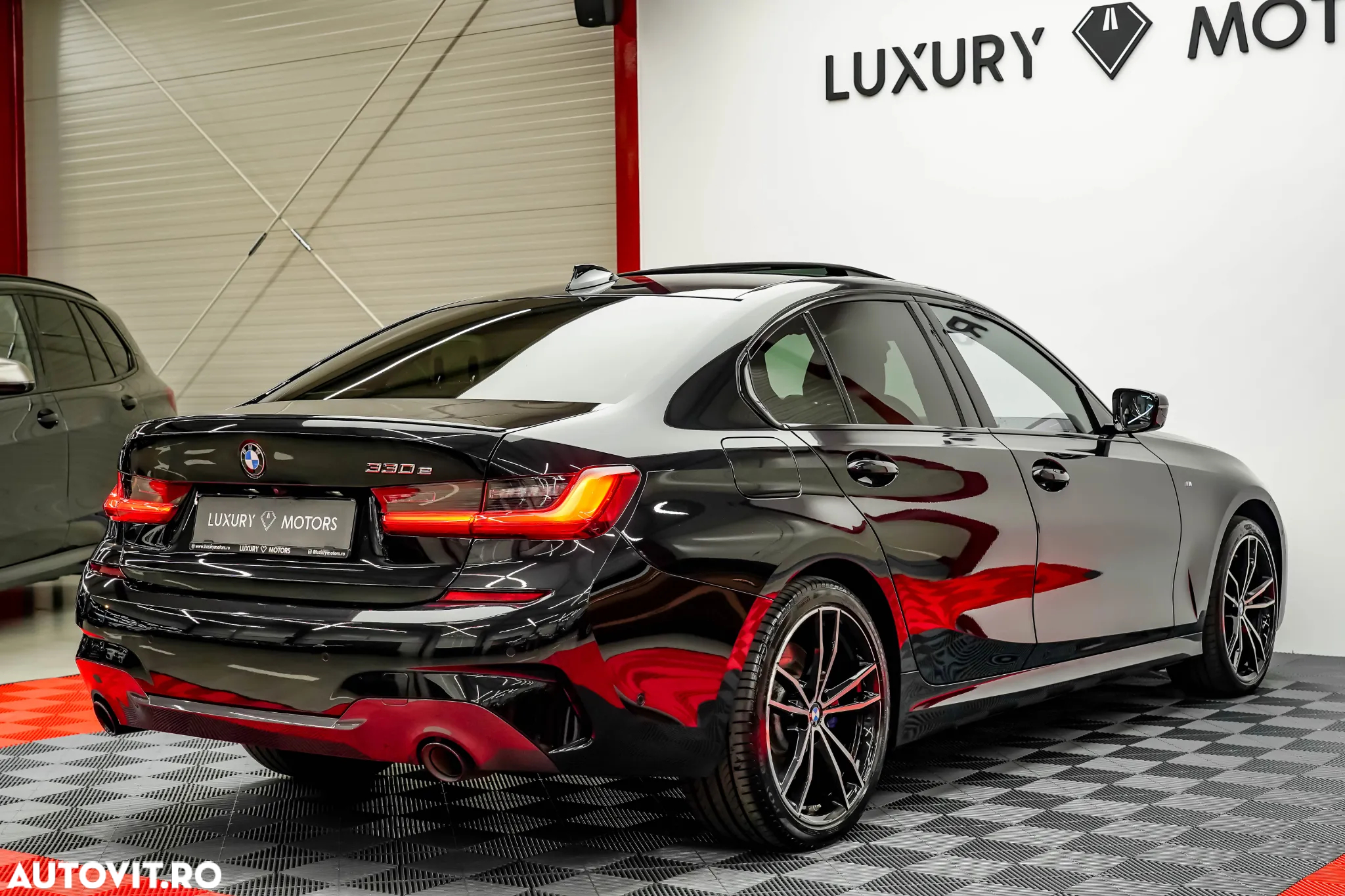 BMW Seria 3 330e Aut. M Sport - 15