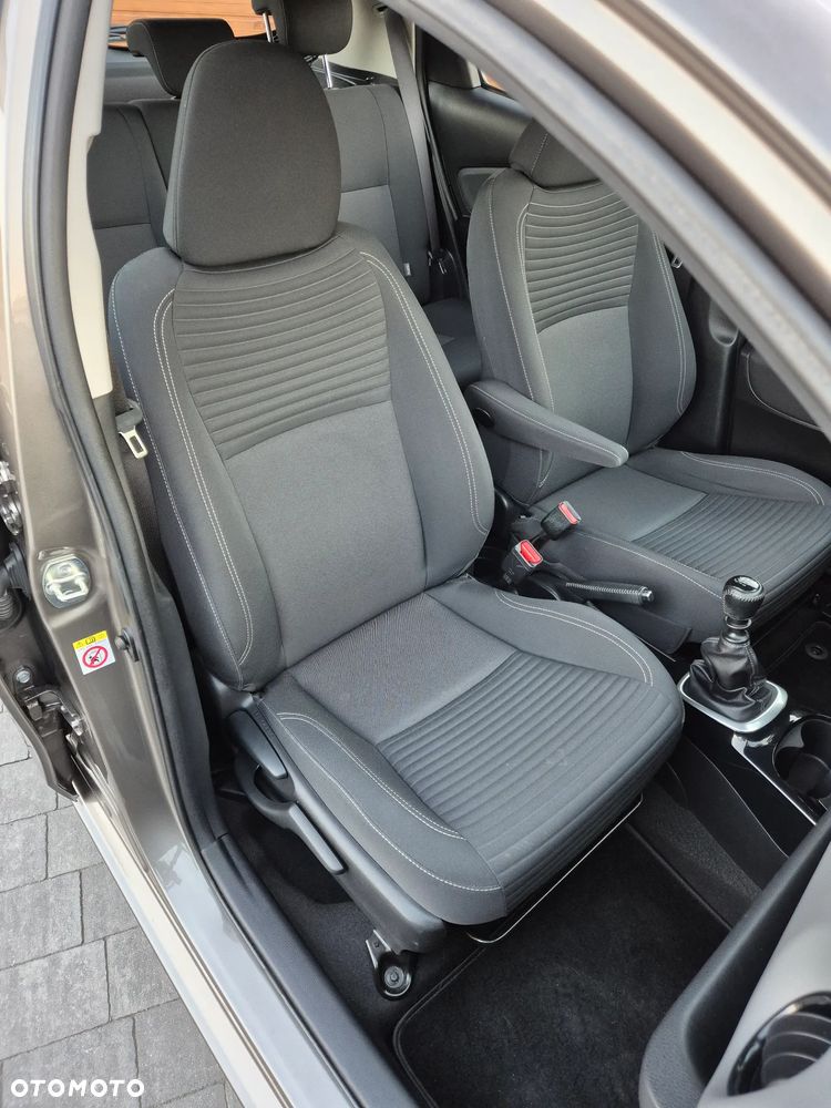 Toyota Yaris 1.33 VVT-i Lounge - 32