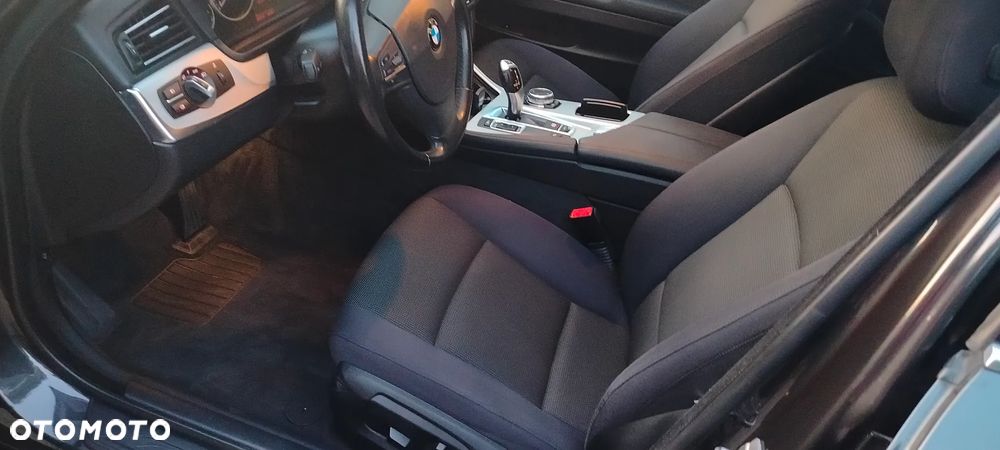 BMW Seria 5 520d Luxury Line - 17