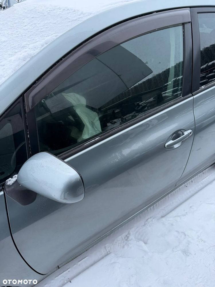 Auris I 1,3 VVTi 06-12r drzwi przód Prawe lub Lewe 1F8 - 1