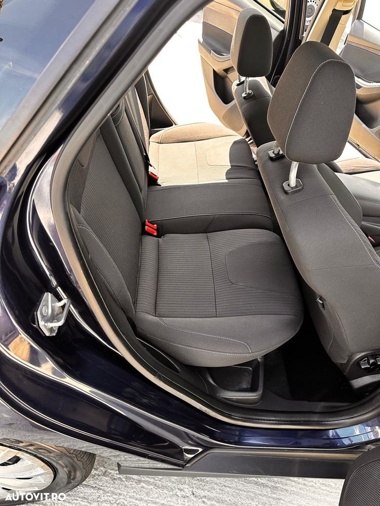 Ford Focus 1.6 Ti-VCT Titanium - 2