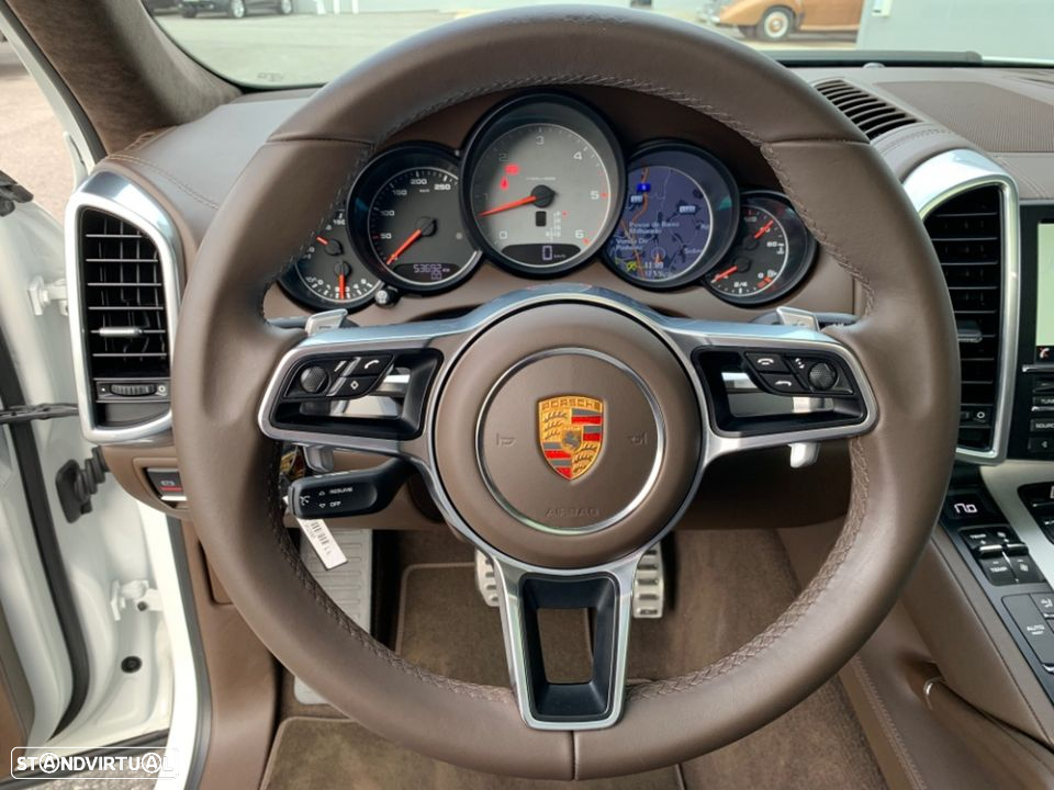 Porsche Cayenne S - 6