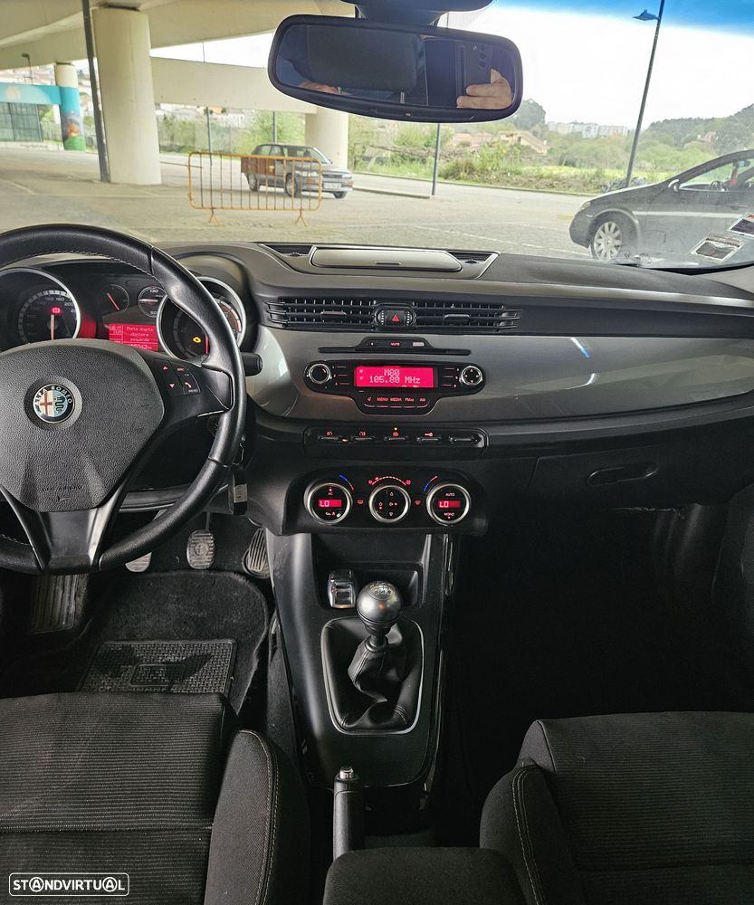 Alfa Romeo Giulietta 1.6 JTDM Distinctive - 8
