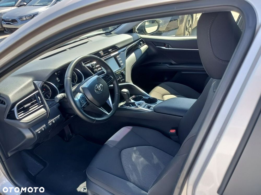 Toyota Camry 2.5 Hybrid Comfort CVT - 8