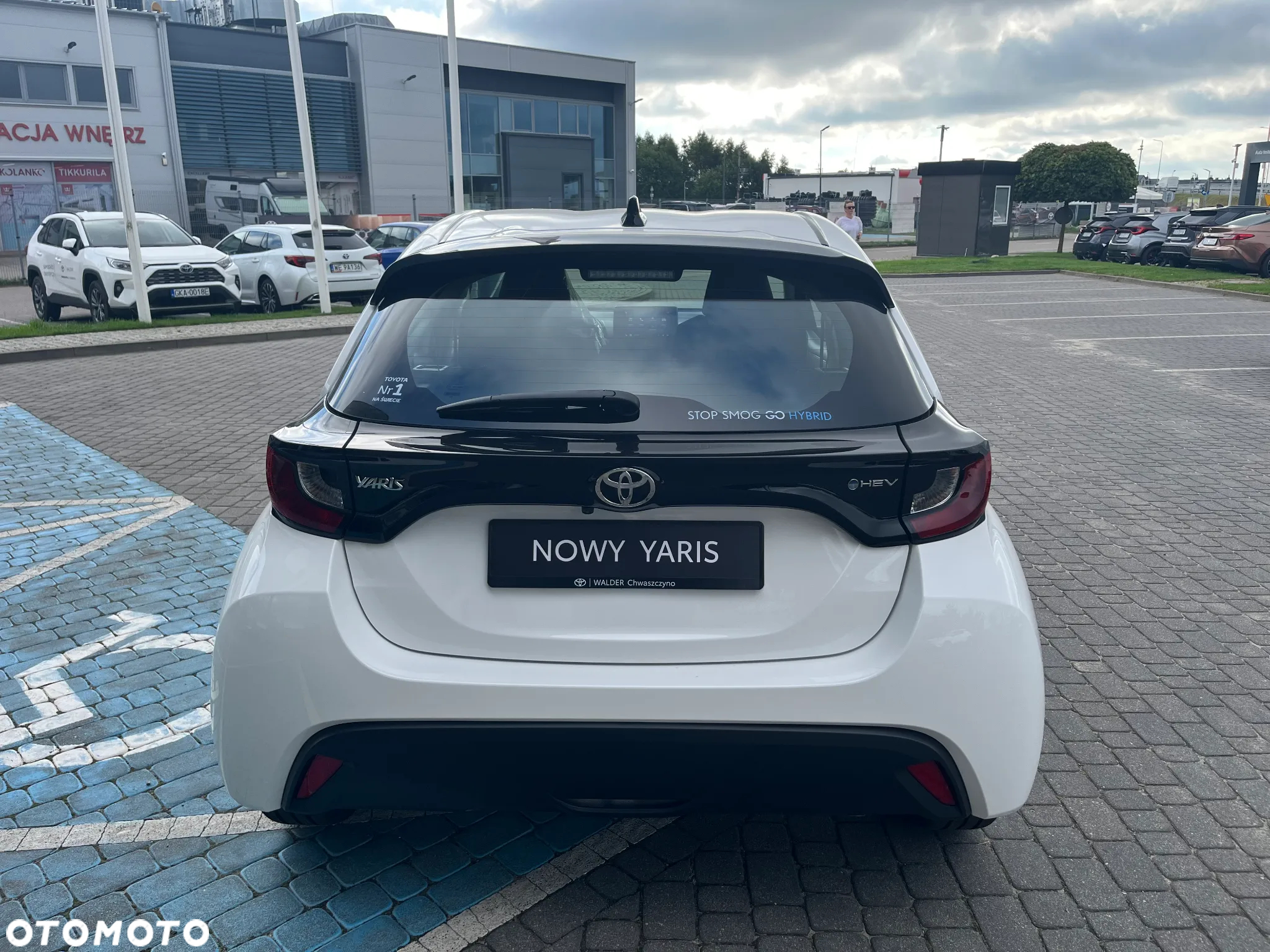Toyota Yaris ver-hybrid-1-5-comfort - 6
