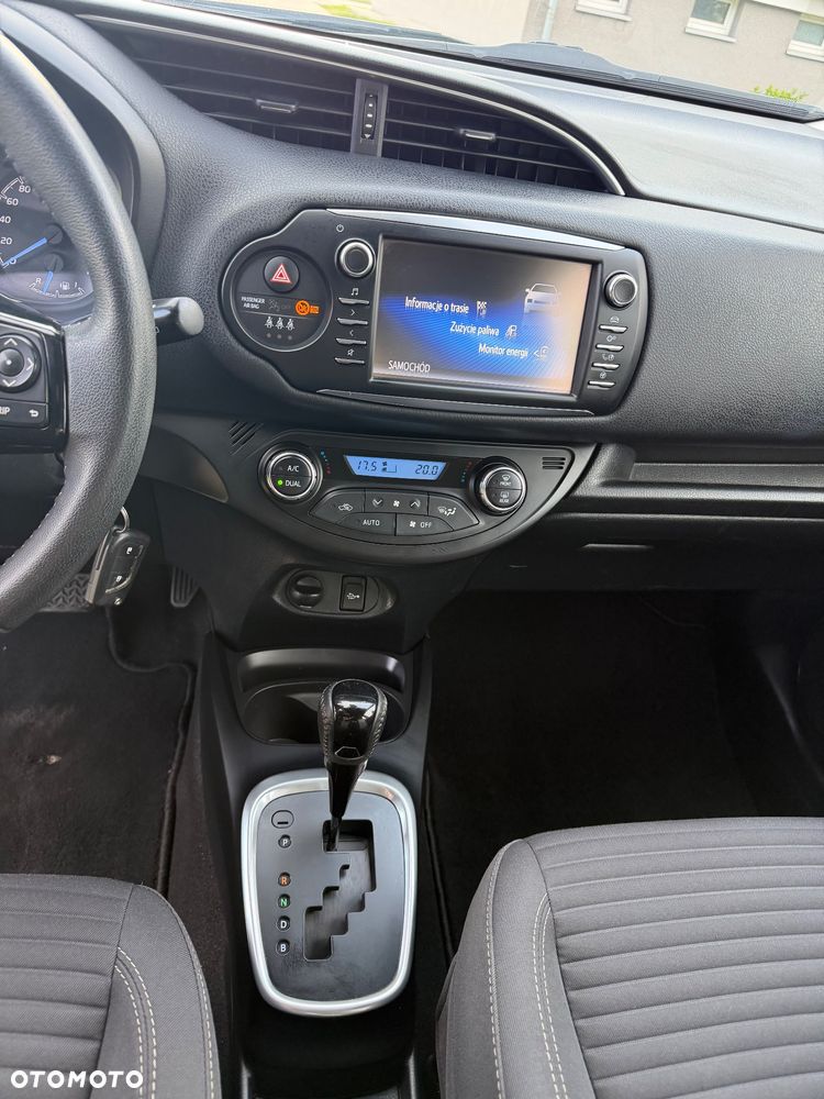 Toyota Yaris 1.5 VVT-i Team Deutschland - 8