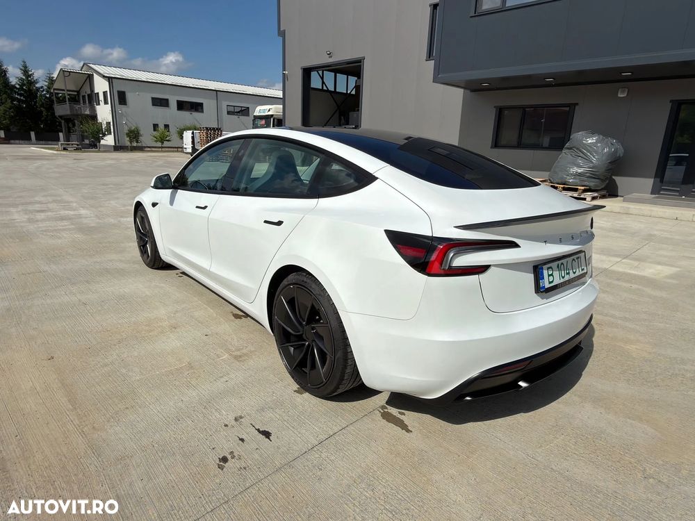 Tesla Model 3 - 5