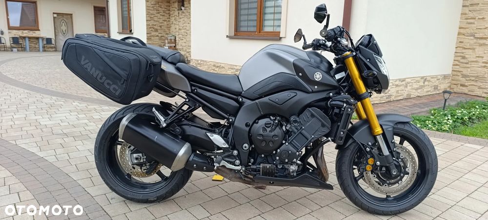 Yamaha FZ8 - 3