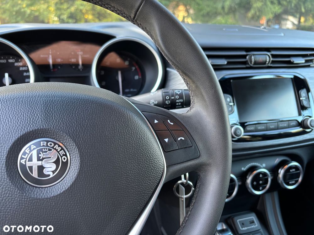 Alfa Romeo Giulietta 1.4 TB 16V Lusso Ti - 17