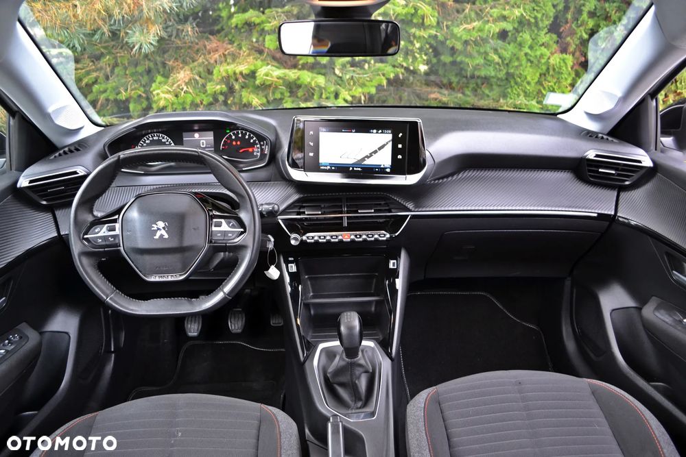 Peugeot 208 - 22