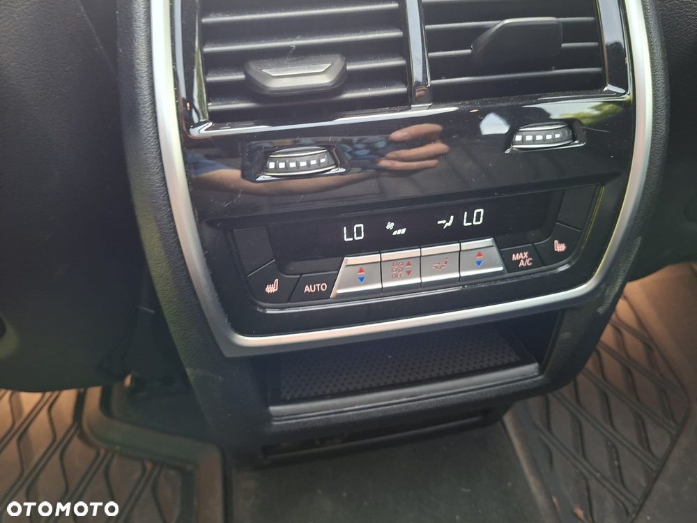 BMW X5 M50i - 26