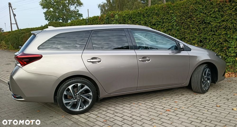 Toyota Auris - 11