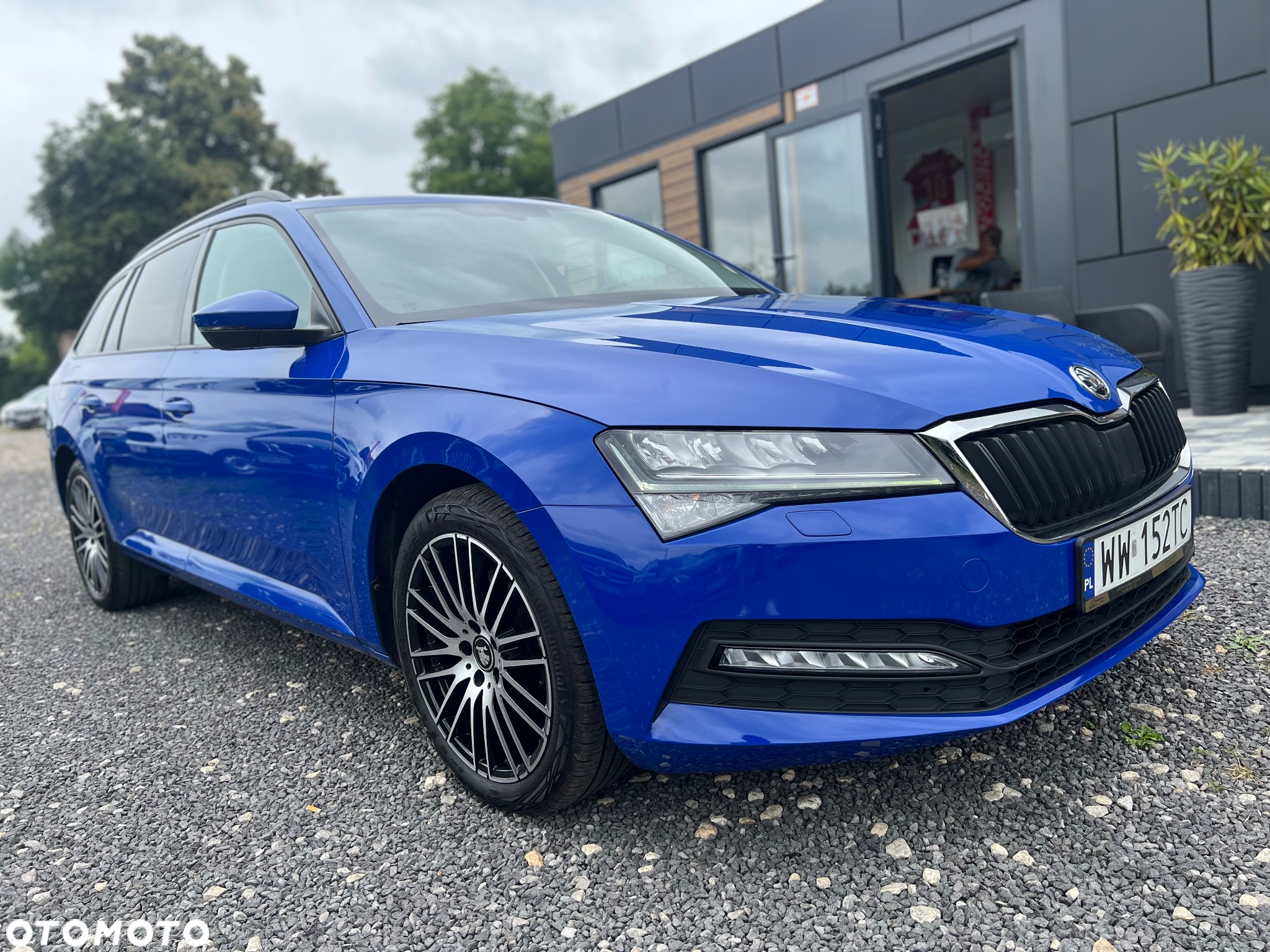 Skoda Superb 2.0 TDI SCR Ambition - 4