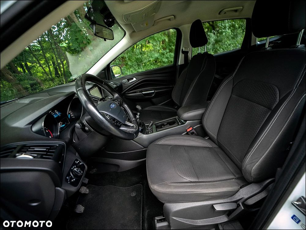 Ford Kuga - 16