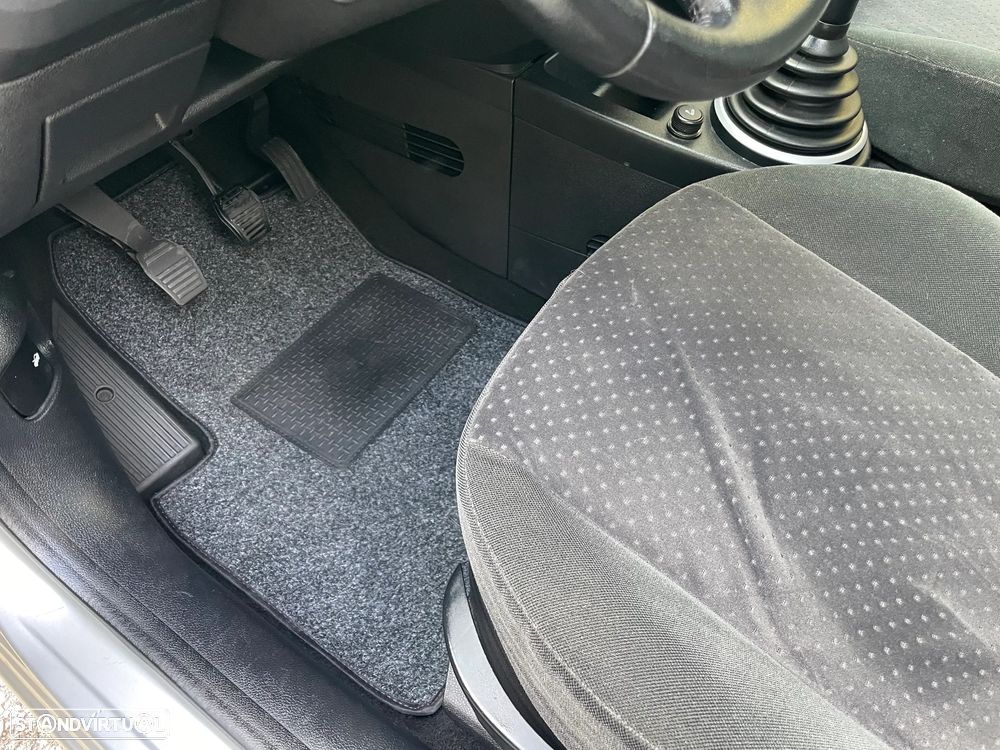 Ford Fiesta 1.25 Ghia - 16