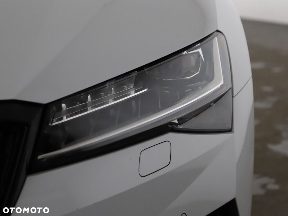 Skoda Superb 2.0 TDI SCR 4x4 Sportline DSG - 29