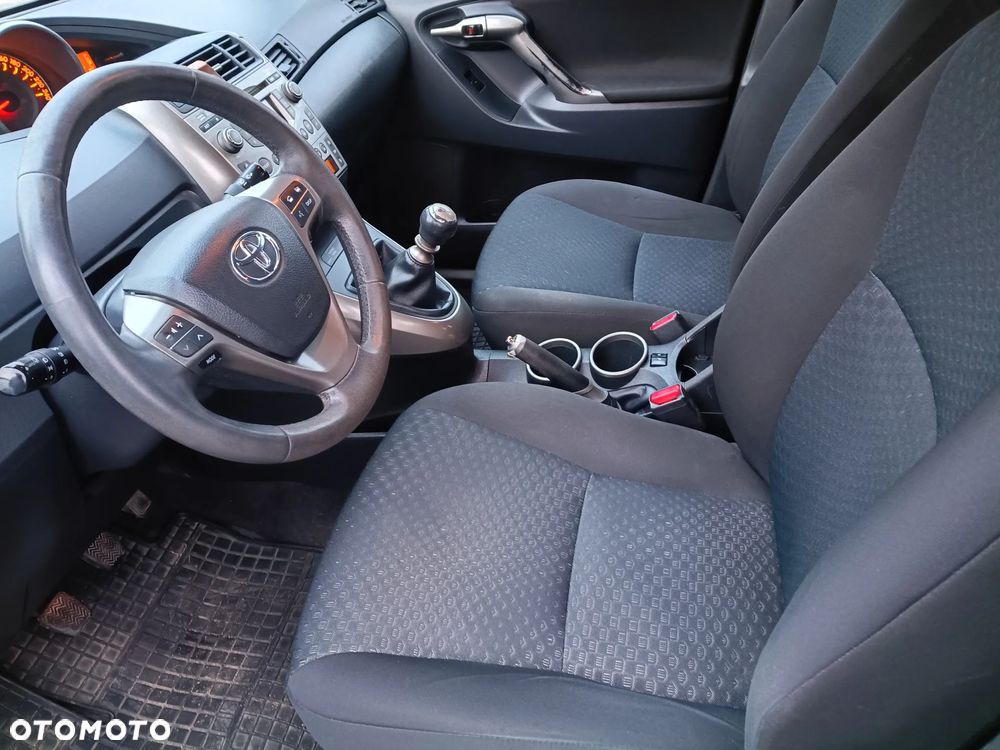 Toyota Verso 1.8 2010 7os - 12
