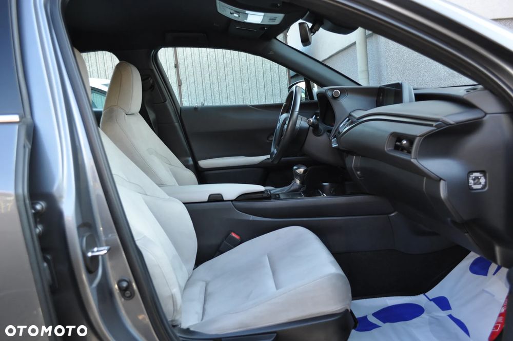 Lexus UX 250h Prestige 2WD - 17