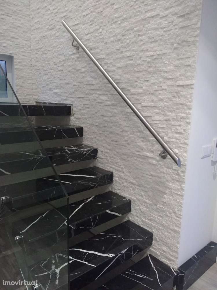 Oportunidade moradia T4,quarto no rés-do-chão - Grande imagem: 2/6