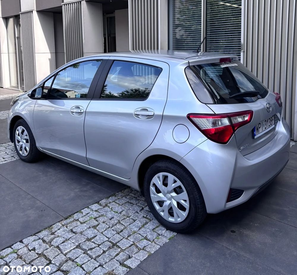 Toyota Yaris 1.5 Premium - 4