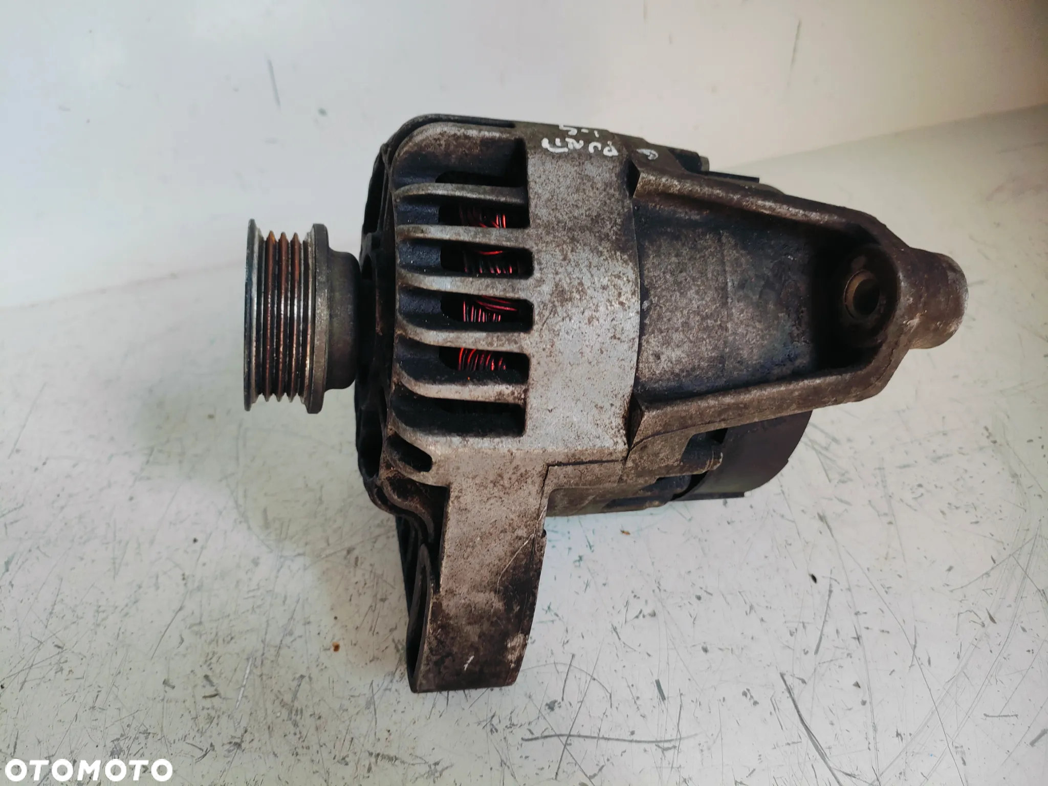 FIAT Grande punto 05- 1.4 Alternator 51859042 70A - 8
