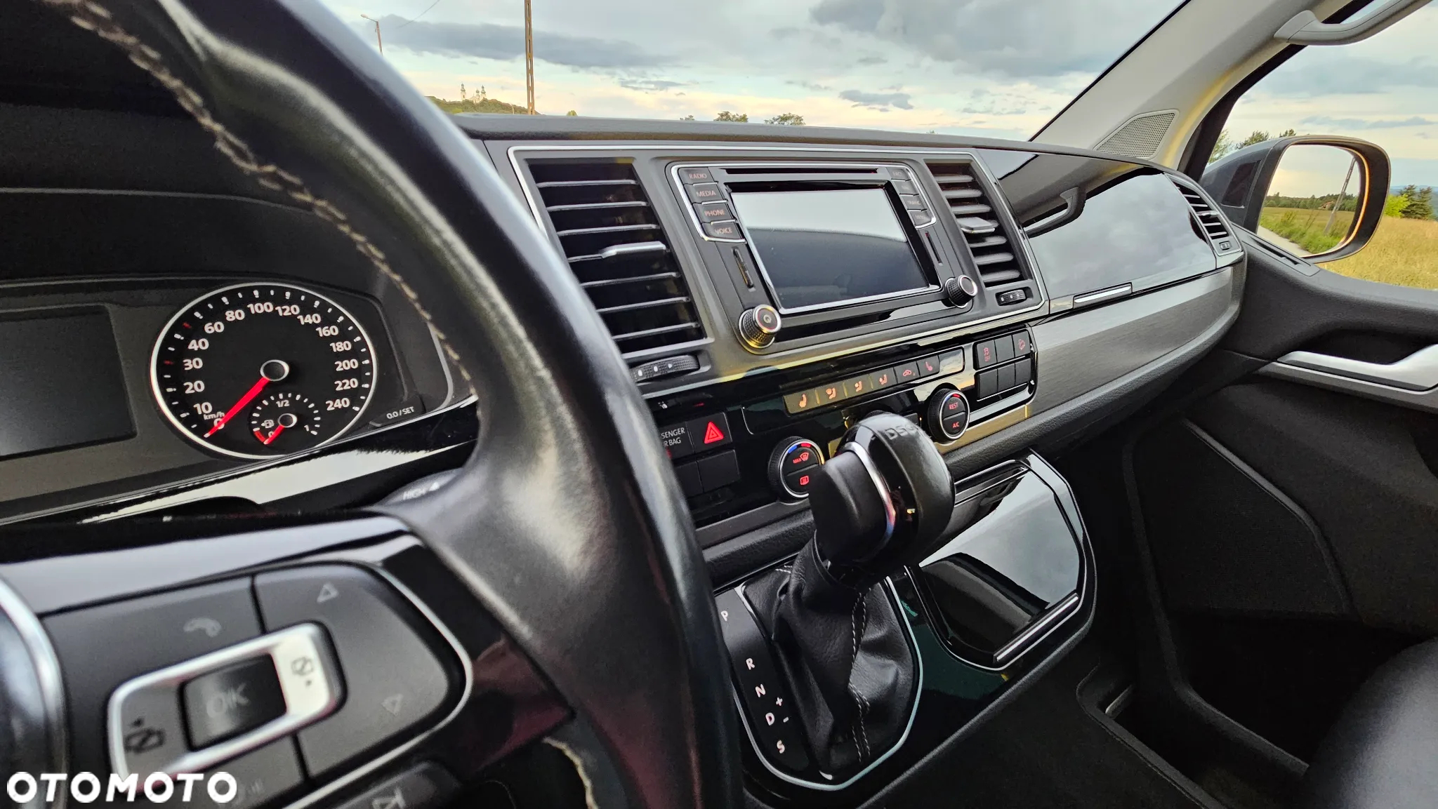 Volkswagen Multivan 2.0 TDI L1 70 Years Bulli 4Motion DSG - 16