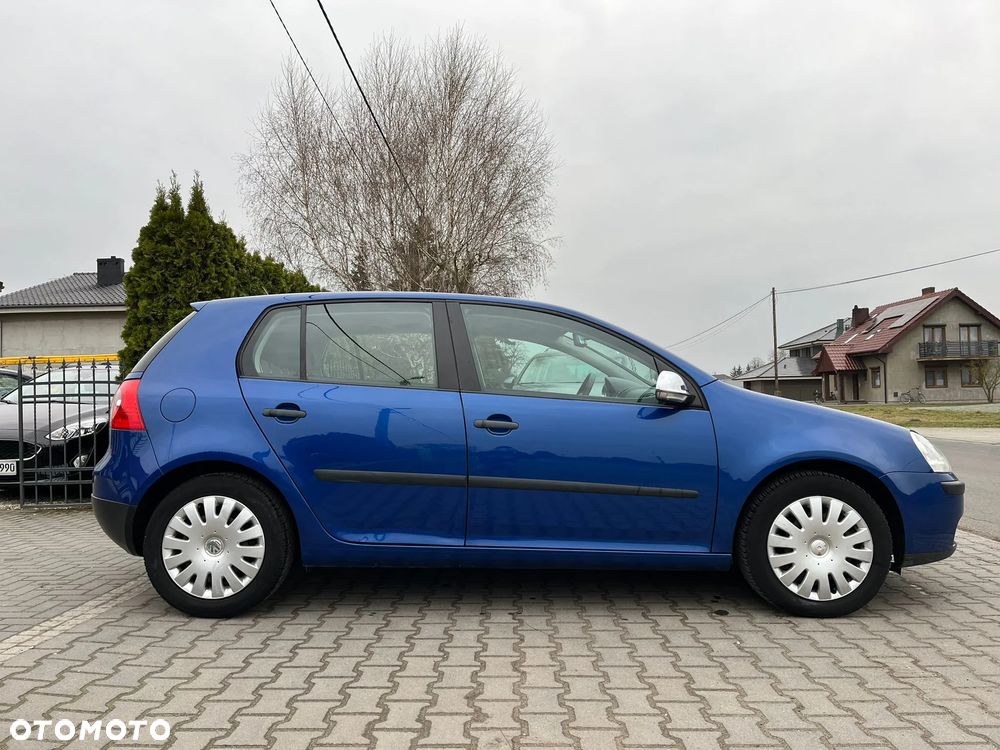 Volkswagen Golf 1.6 FSI Individual - 12