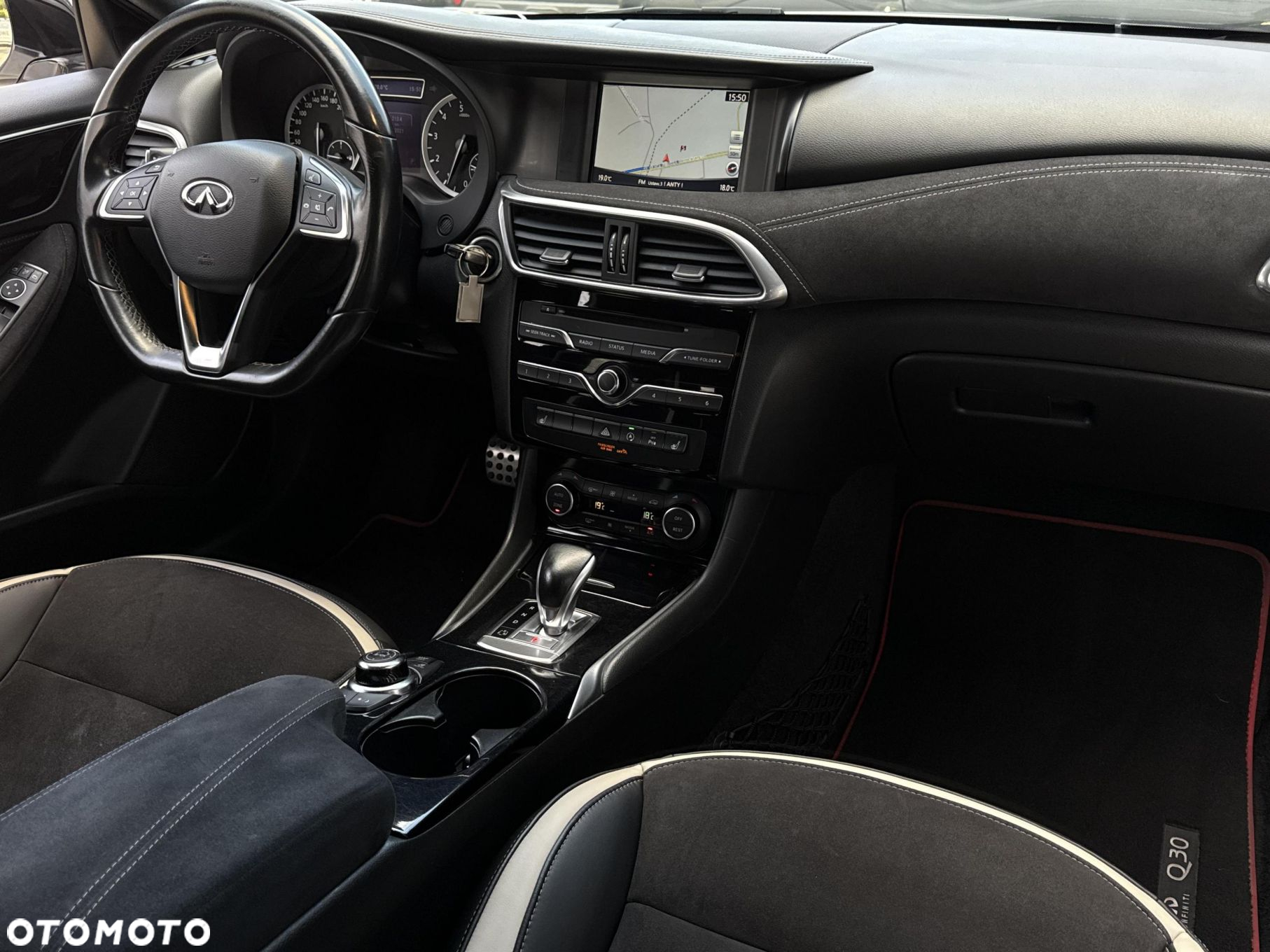 Infiniti Q30 2.0t Sport City Black AWD 7DCT - 10