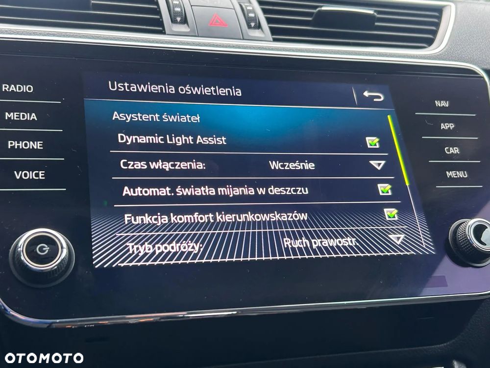 Skoda Superb 2.0 TDI SCR 4x4 Scout DSG - 18